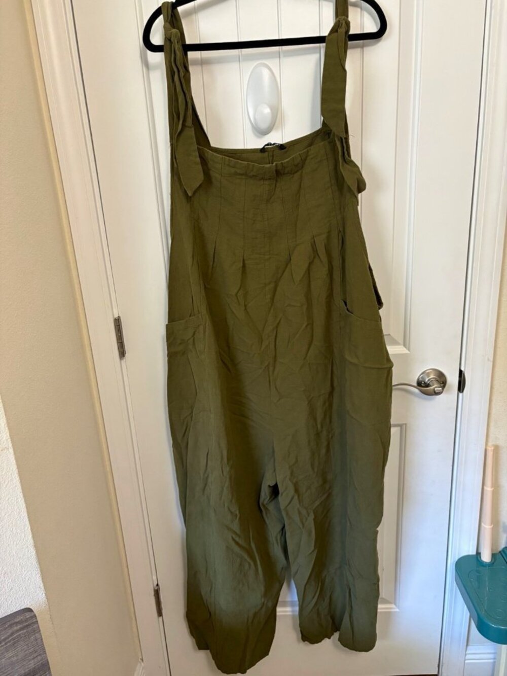 BloomChic Plus Size 26 Green Solid Linen Sleeveless Square Neck Jumpsuit PTP 32”